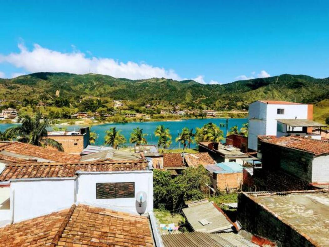 Guatapé Aptos Vista Al Embalse, Frente Al Lago, Restaurantes, Bares מראה חיצוני תמונה